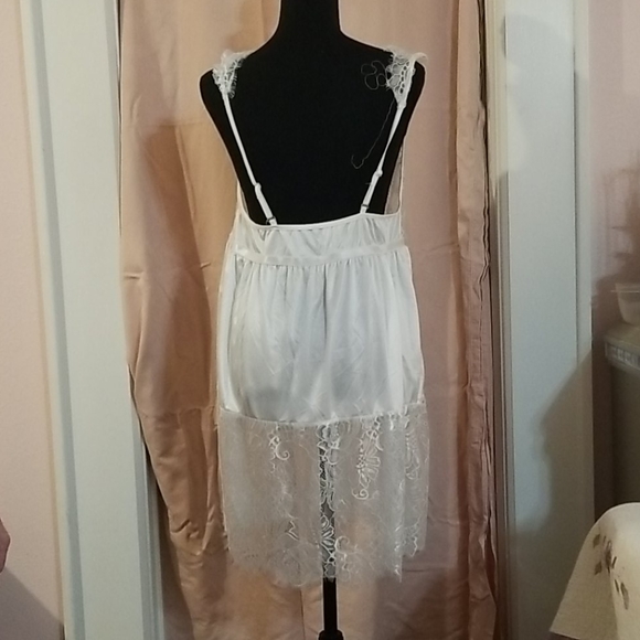 Intimate - Picture 2 of 2